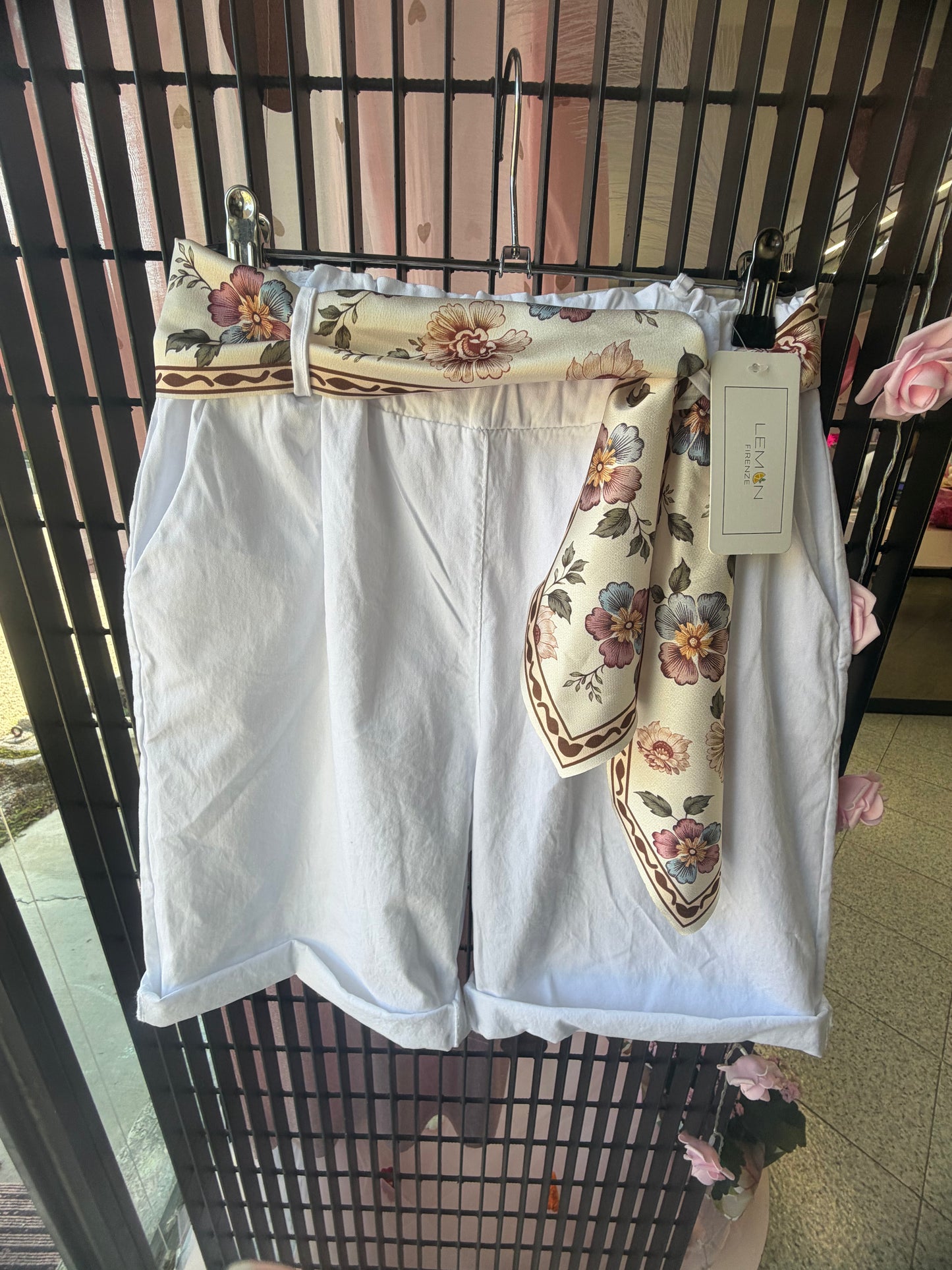 BERMUDA CON FOULARD